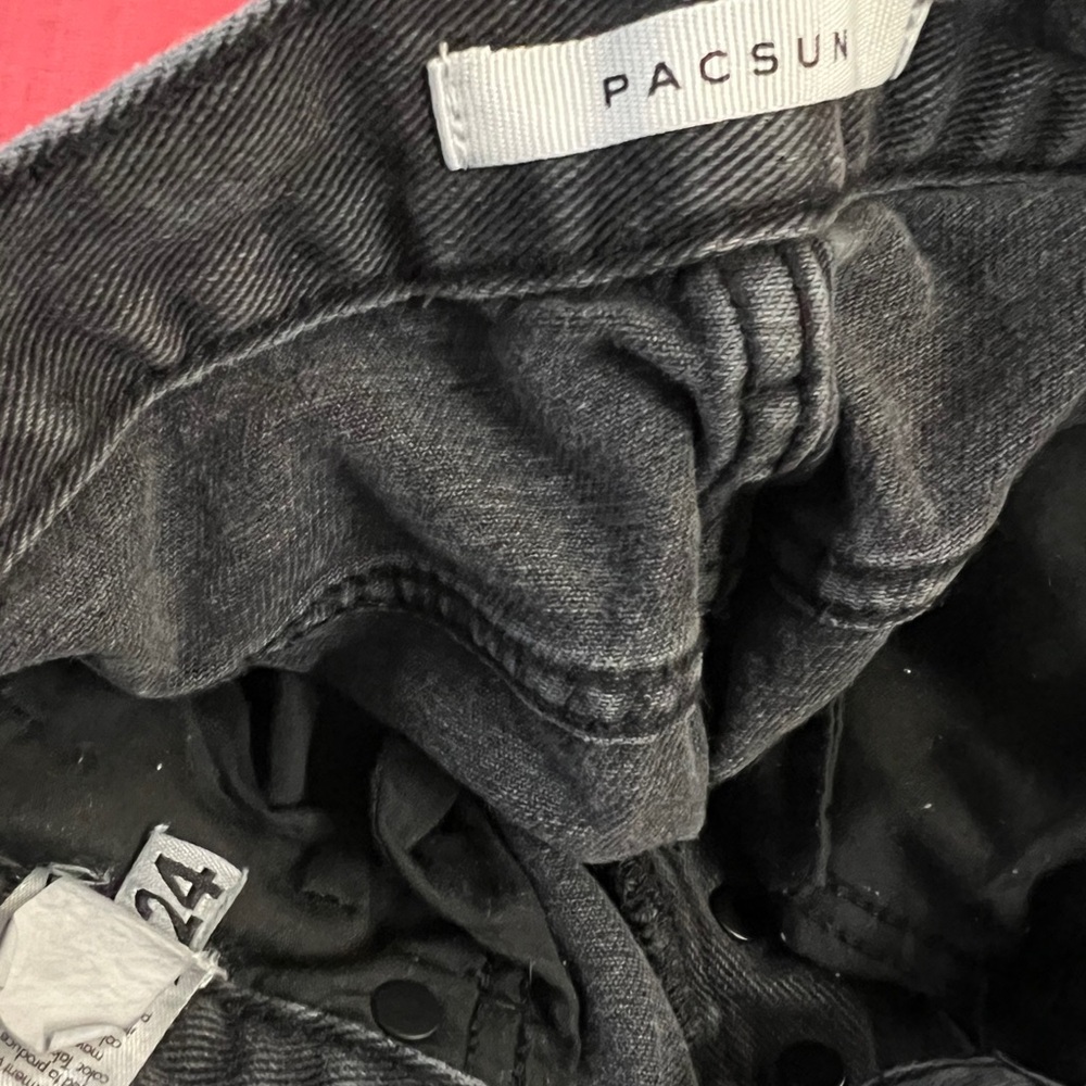 Jeans - Picture 2 of 3